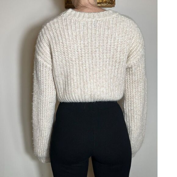 Urban Outfitters Cream Cropped Chunky Sweater Size Medium - Picture 3 of 4
